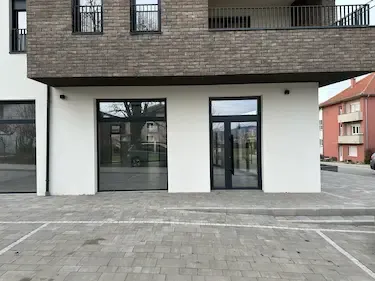 Stambeno-poslovna zgrada — Vrnjačka Banja