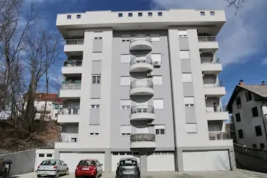 Stambena zgrada — Vrnjačka Banja