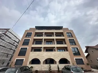 Stambena zgrada — Vrnjačka Banja