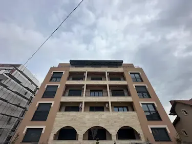 Stambena zgrada — Vrnjačka Banja